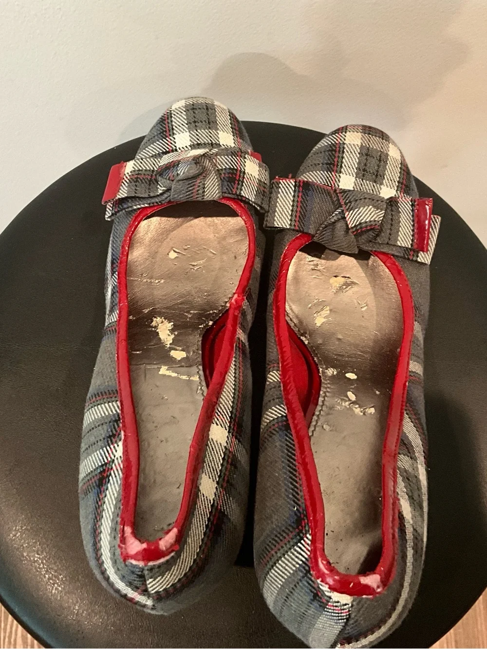 Gianni Bini Gray Plaid Pumps with Red Trim and Bow size 10